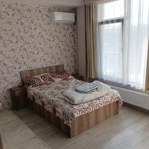 Mary's Cozy & Lovely On Very Quiet Khosharauli Street Апартаменты Тбилиси
